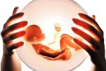 بررسی حقوق غیرمالی زن حامل در قرارداد جانشینی در بارداری