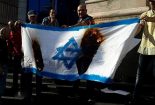 پرچم اسرائیل در مصر به آتش کشیده شد
