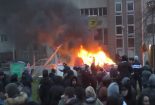 تظاهرکنندگان خشمگین خودرو پلیس فرانسه را به آتش کشیدند